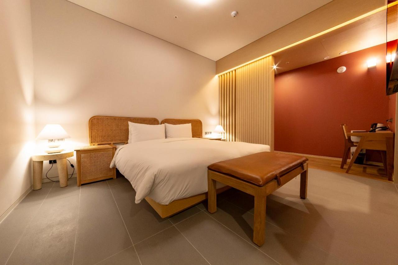 Hound Hotel Haeundae Signature Busan Extérieur photo